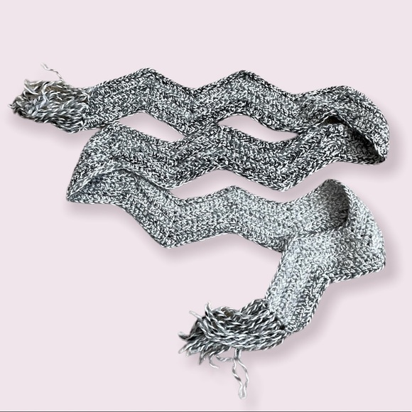 Handmade Zigzag Scarf - Picture 2 of 5